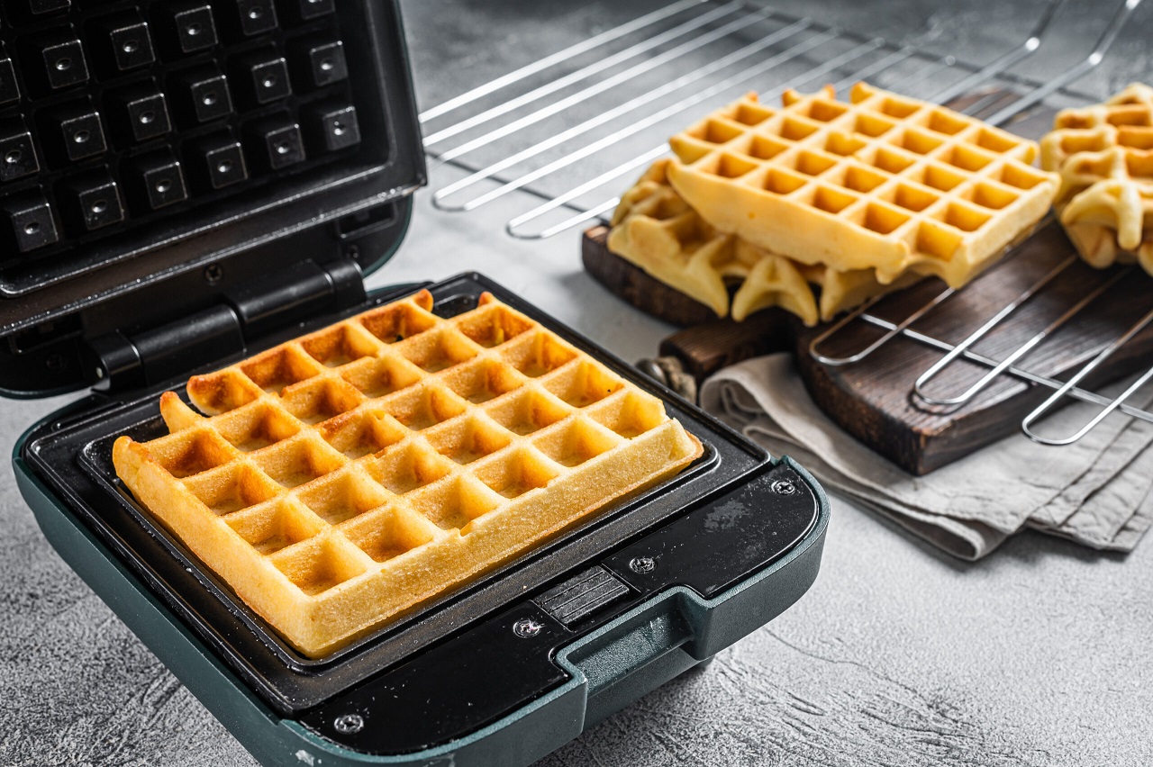 How Long Do You Leave Waffles in a Waffle Maker