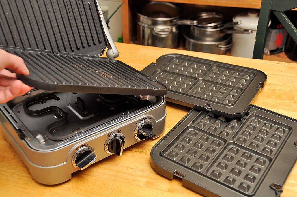 How Do You Clean a Waffle Iron Without Removable Plates