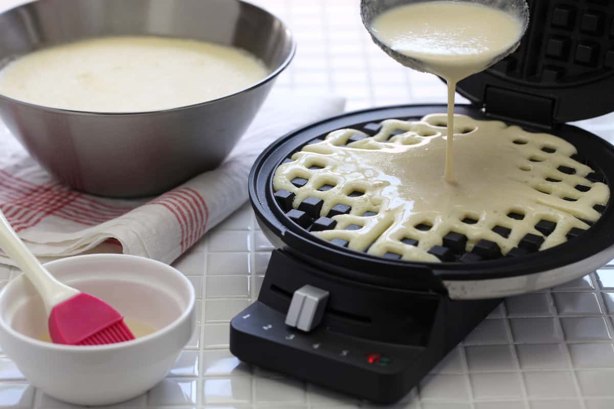 How Much Batter Do You Put in a Waffle Maker