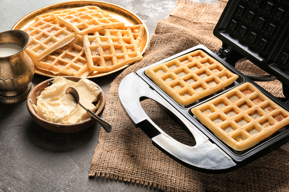 How Do You Clean Old Oil Off a Waffle Iron