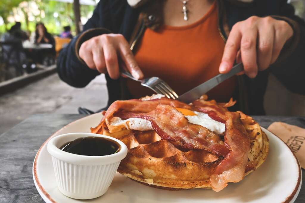 What Kind of Oil Do You Use in a Waffle Maker