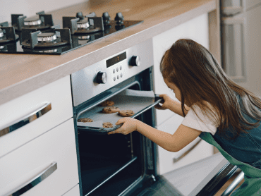 Can You Use The Oven And Stove At The Same Time?